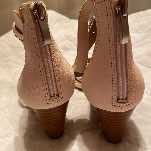 Beige leather wedge sandals, Franco Sarto , size 8.5 - Picture 3 of 5